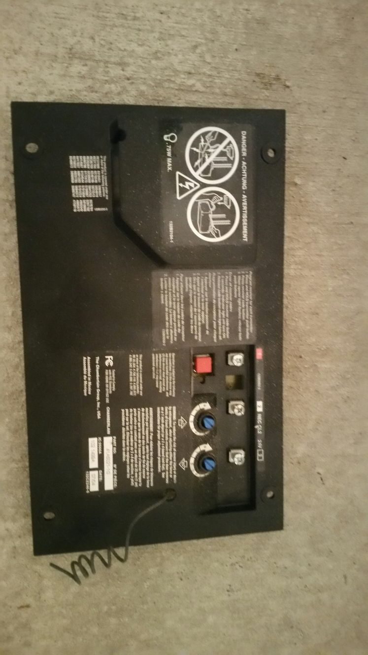 Chamberlain LiftMaster Professional 1/3 H.P. Garage Door Opener main board controler