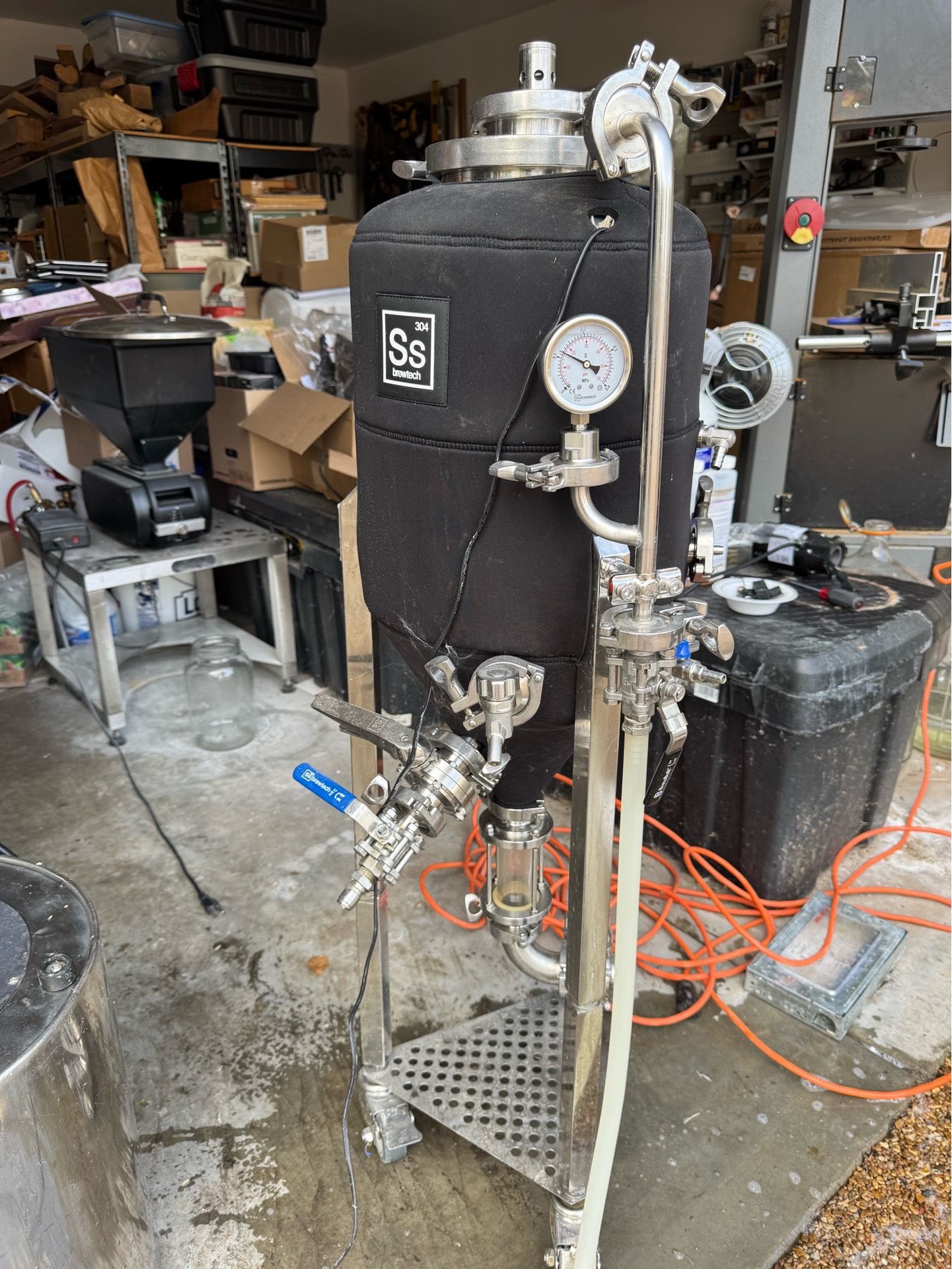 SS Brewtech Unitank 2.0 7 Gallon - 2 available + free 25kg bag of Crisp Maris Otter Malt