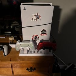 Ps5 Slim With Two Controllers And Cooling Station 