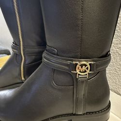 Michael Kors Women Flat Black Boots Size 5