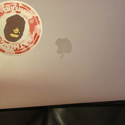 MacBook Pro 2017 256 GB Touch Bar 13 Inch