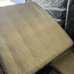 California King Size Bed Mattress King Koil Intimate Firm Trimline Button Top Pillow Stearns & Foster Reserve Lux Estate Kluft Hotel Collection Saatva