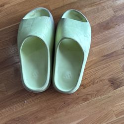 Yeezy Slide Size 11