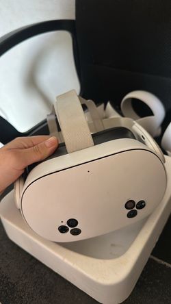 Meta Quest 3 VR Headset