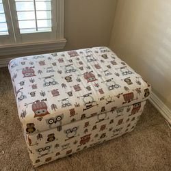 Ottoman With Seat And Cup holder 