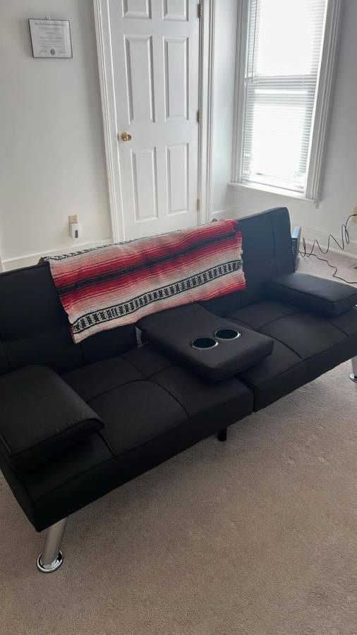 Black Futon