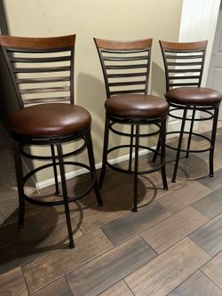 Set Of 3 Swivel Barstools.  **Like New**