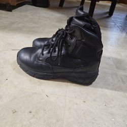 Intercepter Boots M Size 7 1/2 