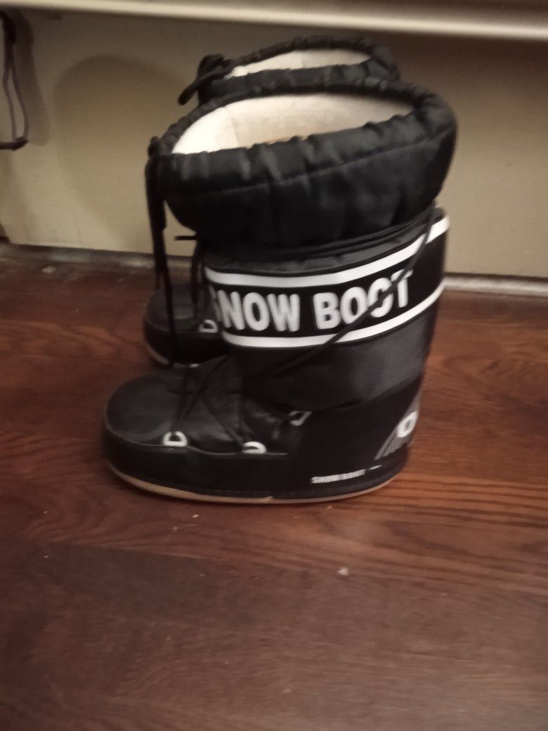 LIKE. NEW SNOW BOOTS!