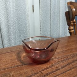 Vintage Indiana Glass Ombré Pink Wavy Glass Bowl