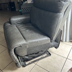 FREE Leather End Piece To Recliner Set