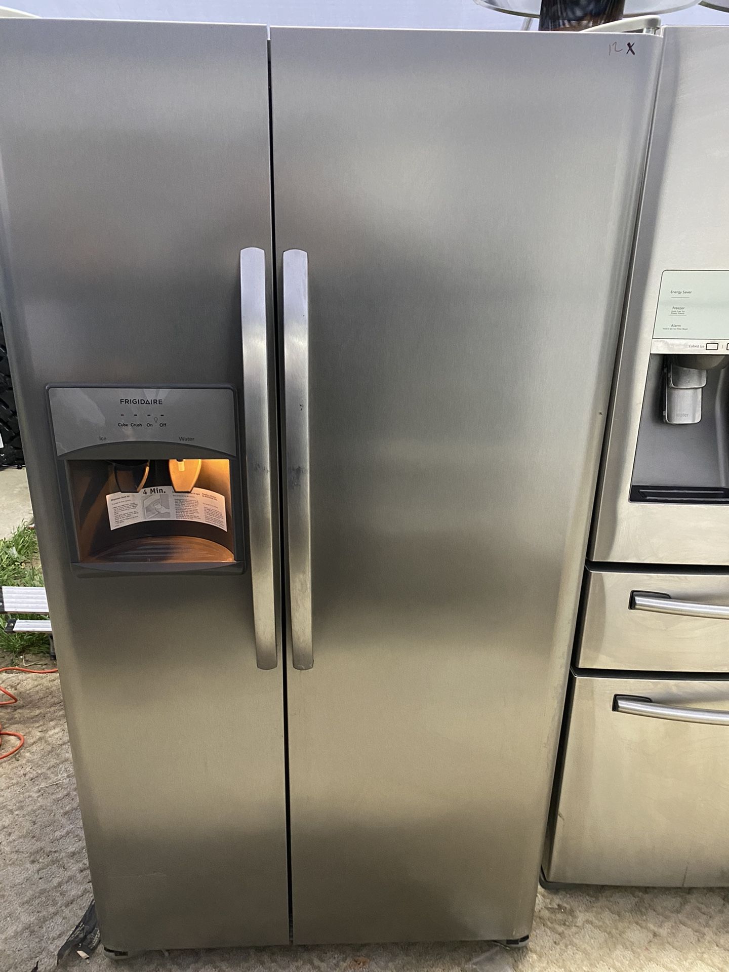 Refrigerator Like New