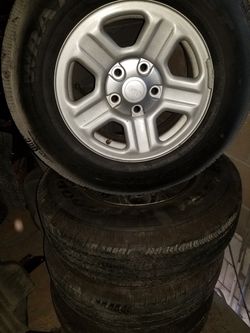 2015 jeep wrangler set of 4 rim's with tires