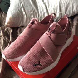 Puma New Tennis Shoes 8.5/9.5/Tenis puma De mujer
