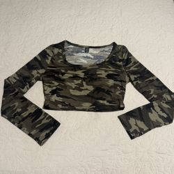 Camo crop top 