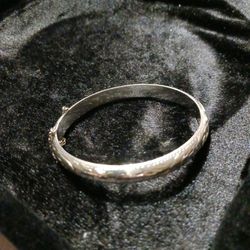 Sterling Silver (Stamped 925) Bangle Bracelet (With Safety Chain )