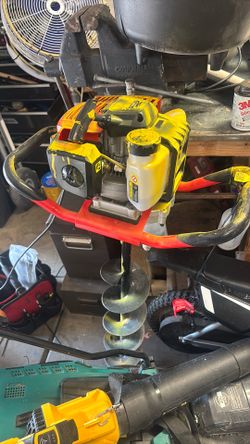 Hole auger