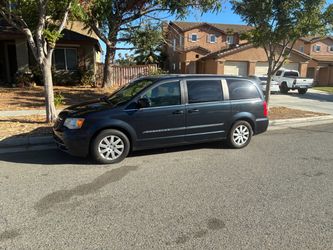 2013 town and country mini van v6 automatic 170k miles Runs and drives needs battery bill of sale car keeps dying without jump start but can start a