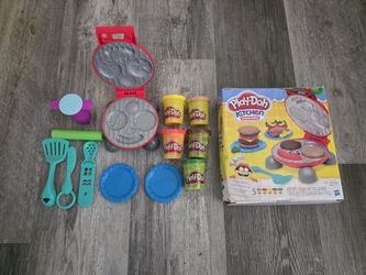 PLAY-DOH SET