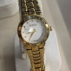 Spring sale Gucci watch