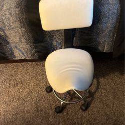 saddle chair