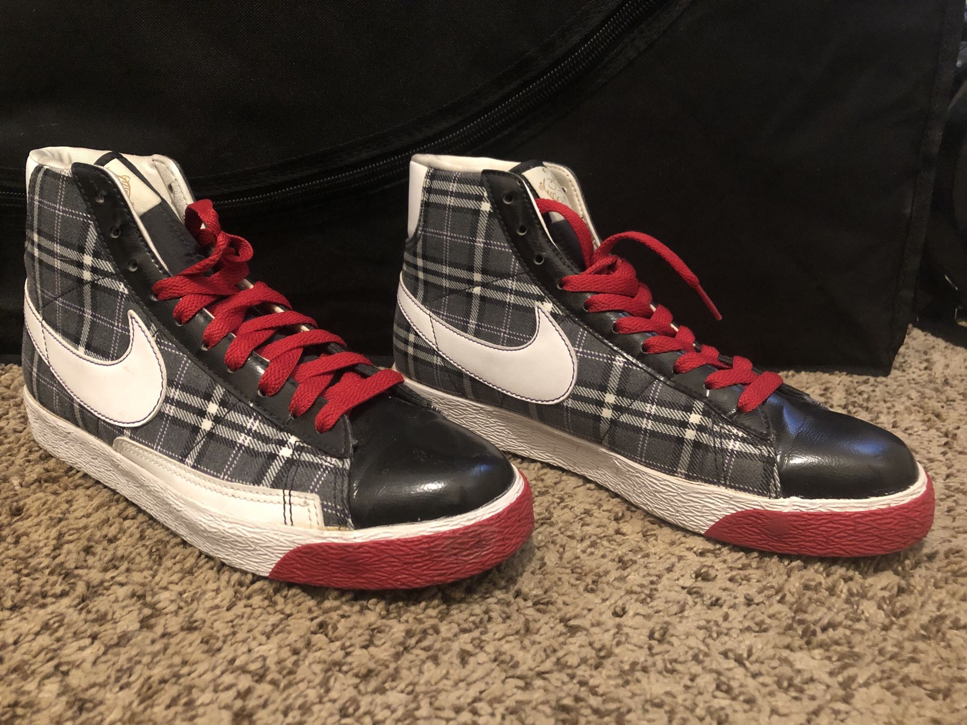 Plaid Nike Shoes Size 8