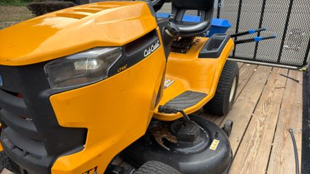 Cub Cadet XT1 Riding Lawn Mower 131 hours Runs Perfect 🔥