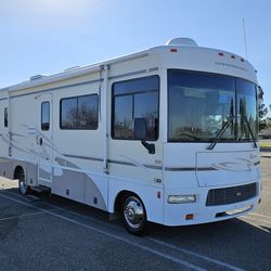 2005 Winnebago RV 30ft  Class A 26k Miles