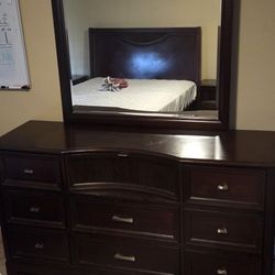 Queen Bedroom Set