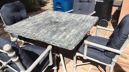 Sundrella Patio Table & Chairs