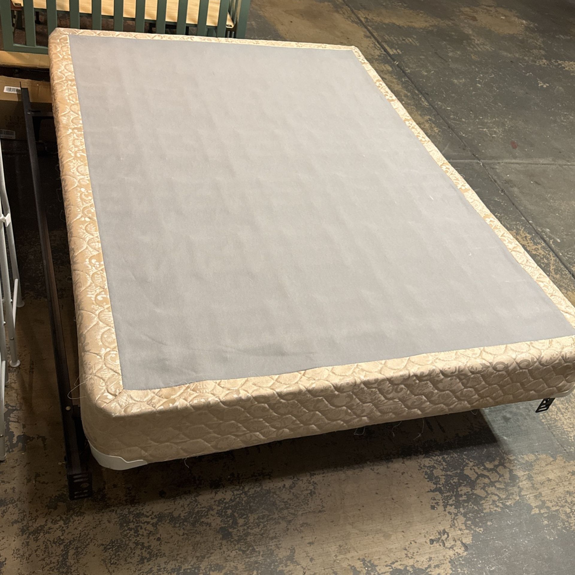 Free Full Size Box Spring for Sale in Chandler, AZ OfferUp