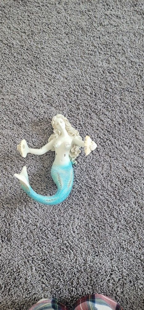 Mermaid toilet roll holder
