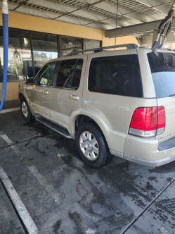 Clean title Lincoln aviator only 146999 miles