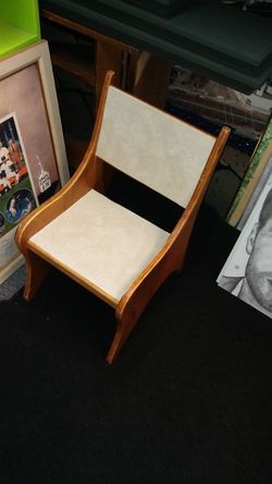 2 chairs and 2 kids toys