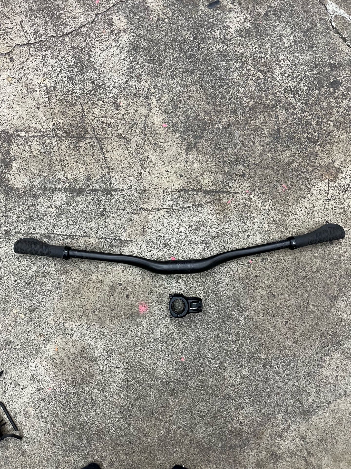 One Up Carbon handle bar 800mm x 35mm