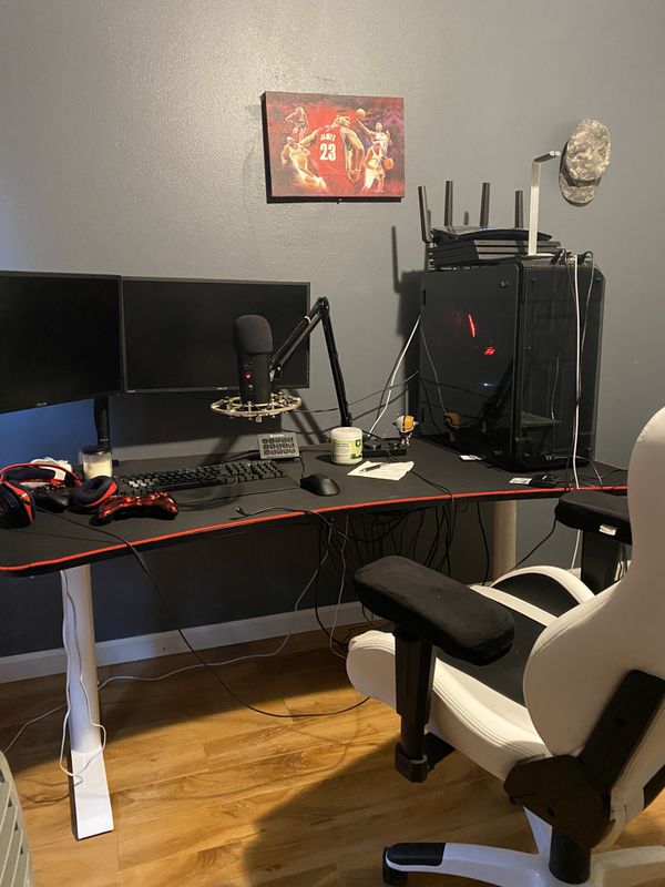 Gaming desk Arozzi for Sale in Federal Way, WA OfferUp