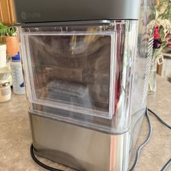 *For Parts* Working GE Profile 2.0 Pebble Ice Machine  XL 