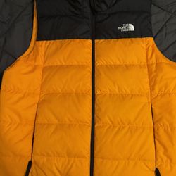The North Face Men’s 550 Orange & Black Puffer Vest 