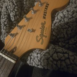 Fender FSR Classic Vibe 60s Mustang Laurel Fingerboard Lake Placid Blue squier squire