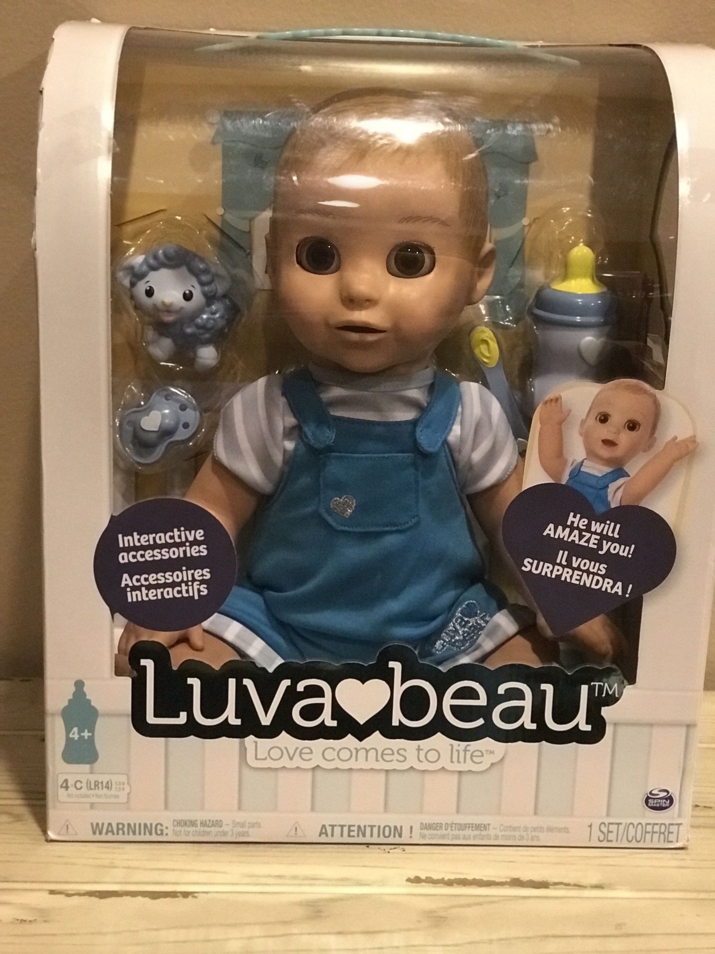 Luva Beau boy Interactive Doll. By SPIN MASTER