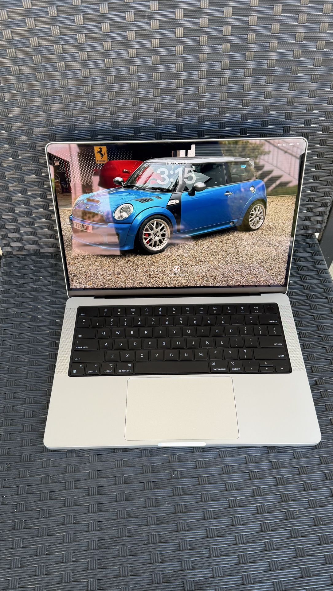 2023 14” MacBook Pro M3 8gb 512