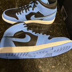 Air Jordan 1 Mid 