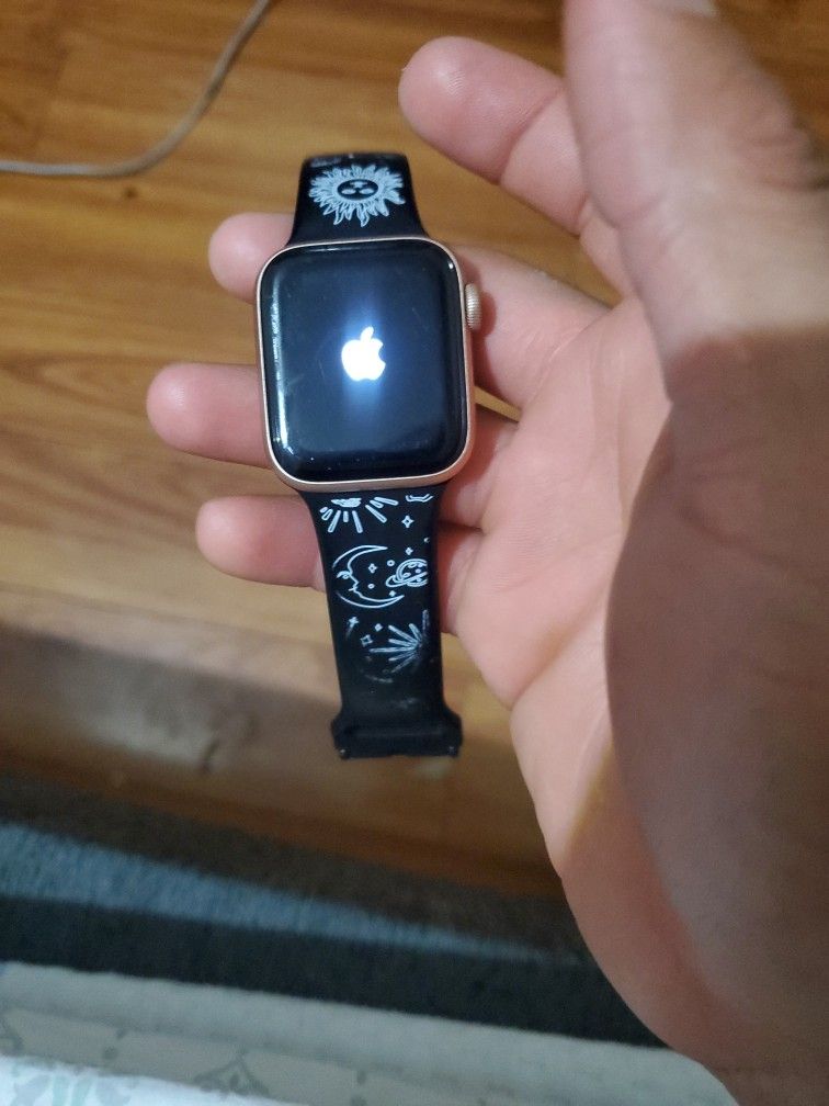 Apple Watch SE $60