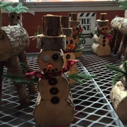 Deer & Smowman Holiday Decor 