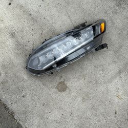 2021 Honda Accord Driver Side, Headlight OEM Good Condition 