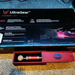 (Gaming) 27" LG UltraGear Monitor/Blue Spark SL Mic