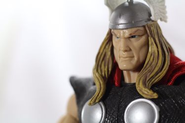 2006 Hasbro Marvel Legends 12inch Thor action Figure