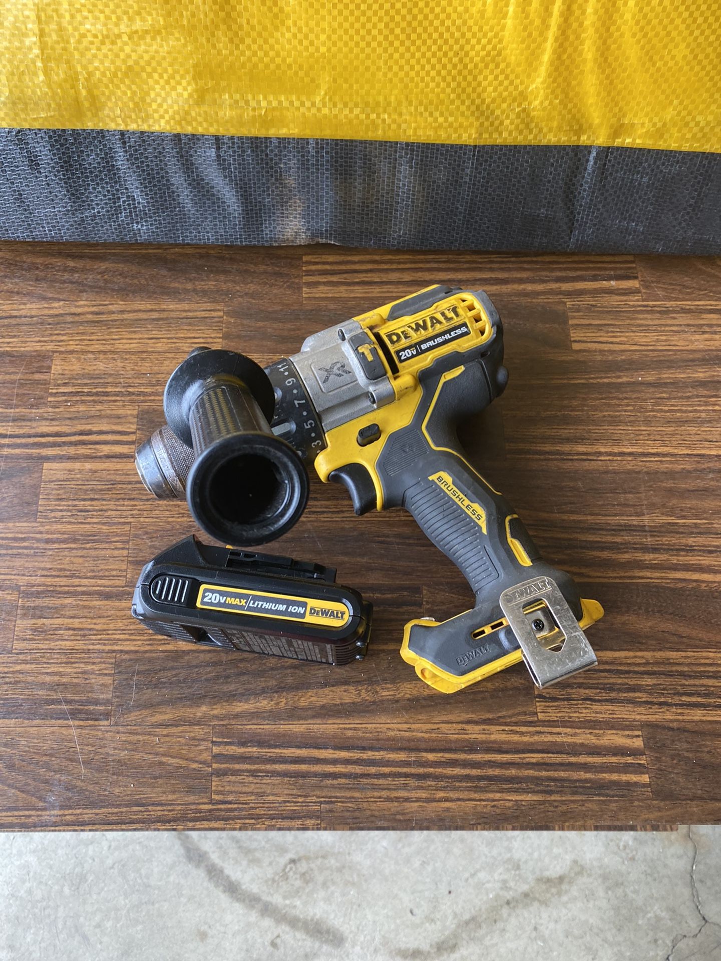 20 V DeWalt Hammer drill and one battery