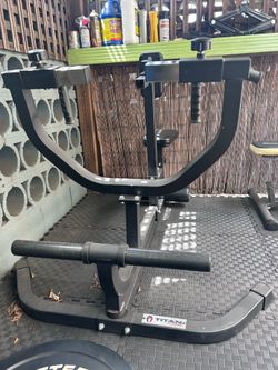 Titan Fitness Seated Row Machine