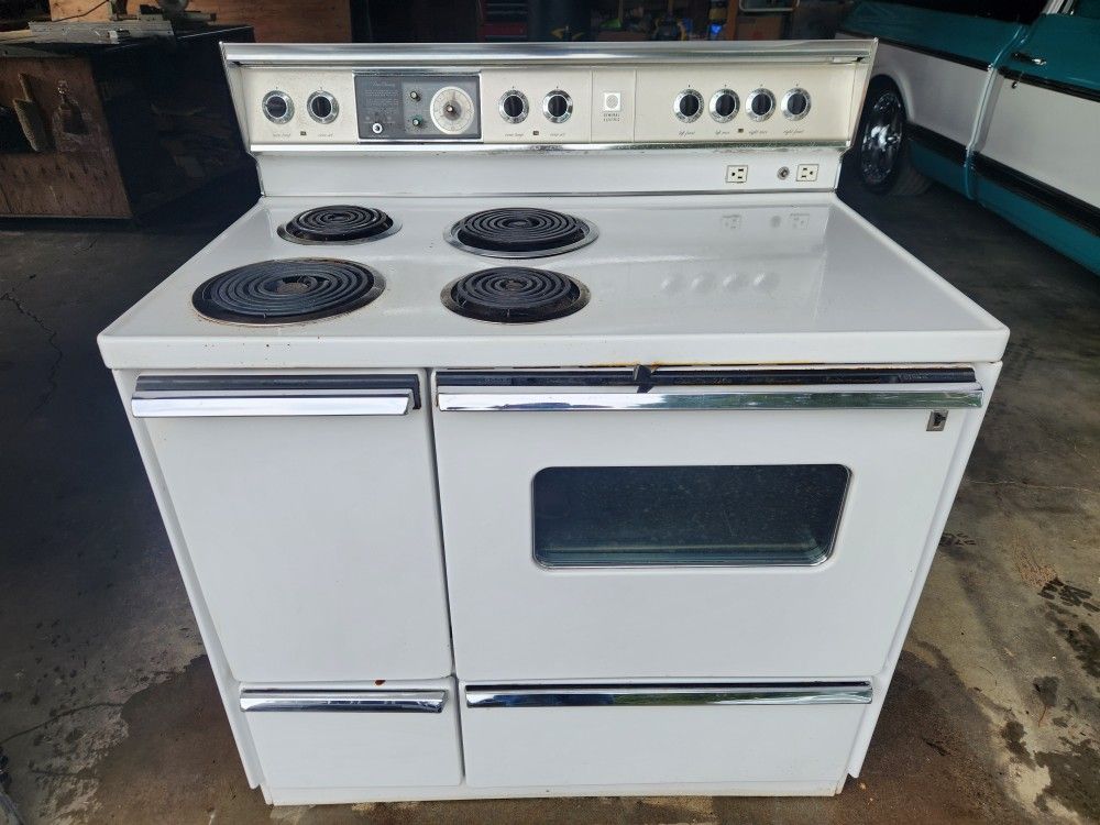 1960 GE Range